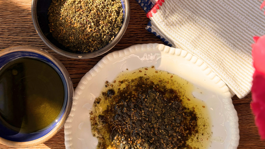 Are You a Dipper or a Mixer? The Great Zaatar & Olive Oil Debate